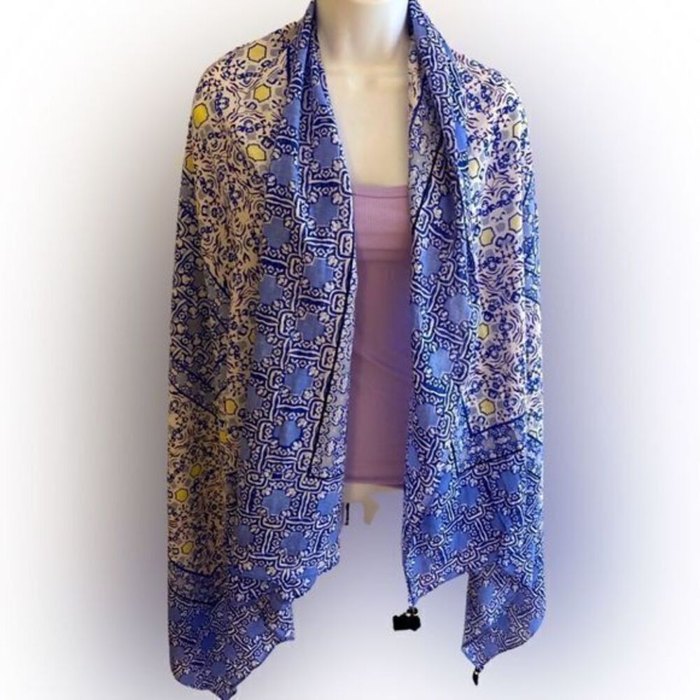 Stella & Dot Cotton Wrap -40 x 64 blue white , cotton , like new